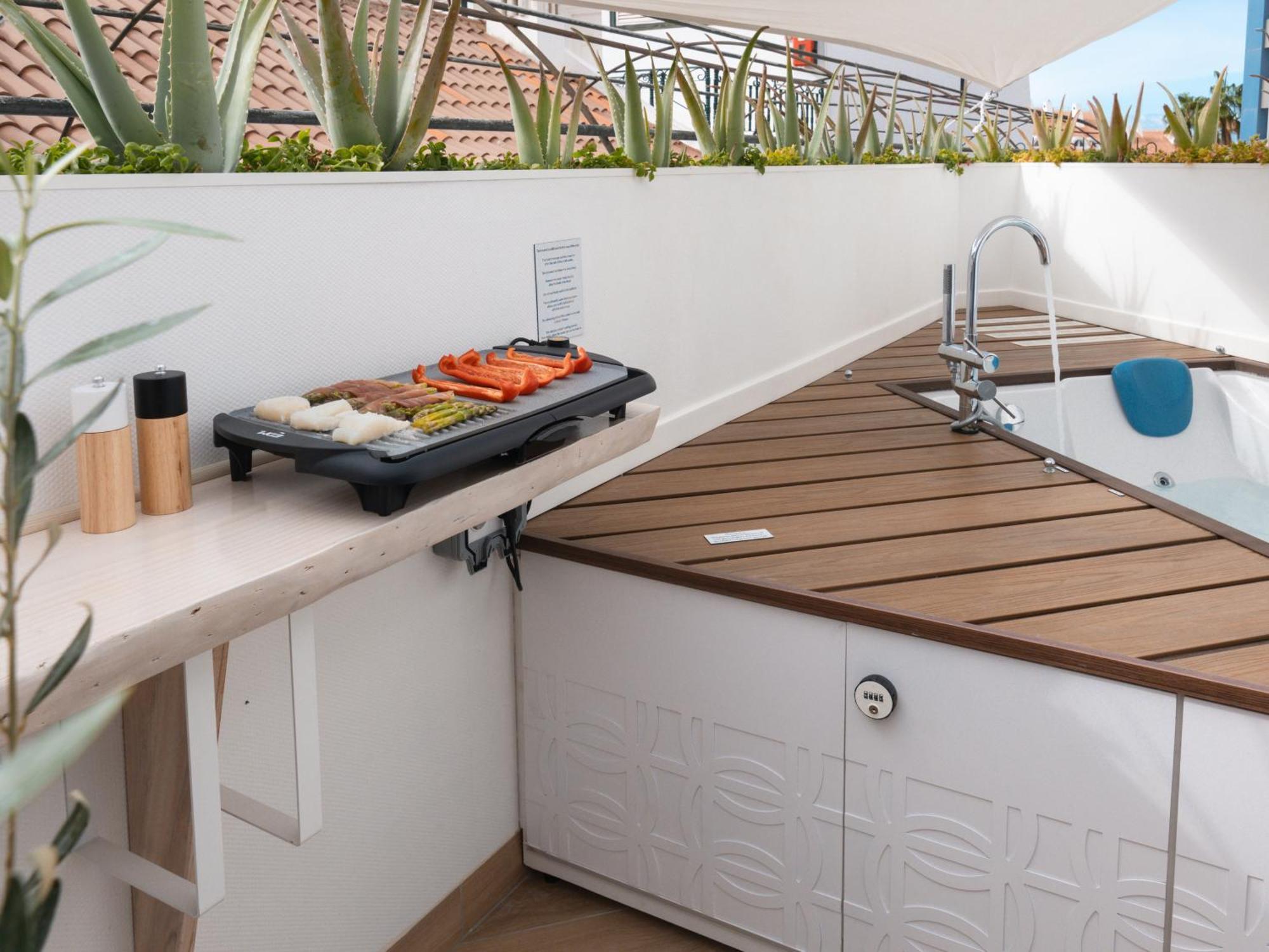 Wow With Private Jacuzzi And 2 Terraces In Christianos *